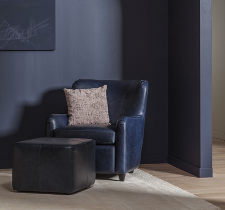 Accent Chairs & Ottomans